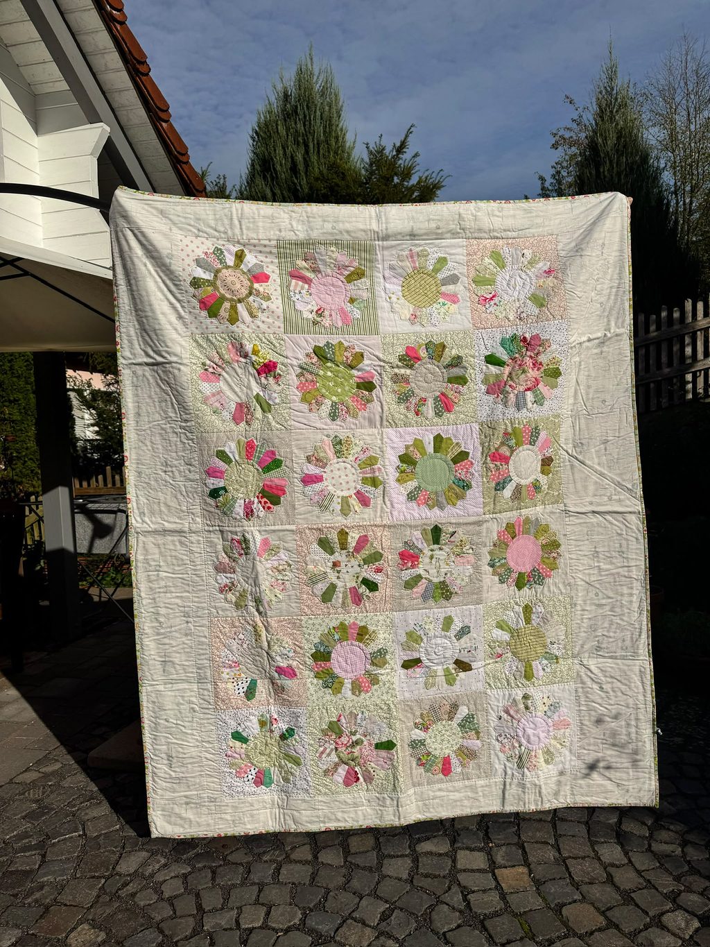 Dresden Plates: My favorite quilt!