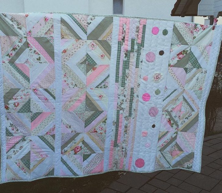 Strip-Pieced Quilt for Theresa: Machine pieced and quilted, plus machine appliqué. These are my absolute all-time favorite colors! I gave this quilt to one of my sisters.
